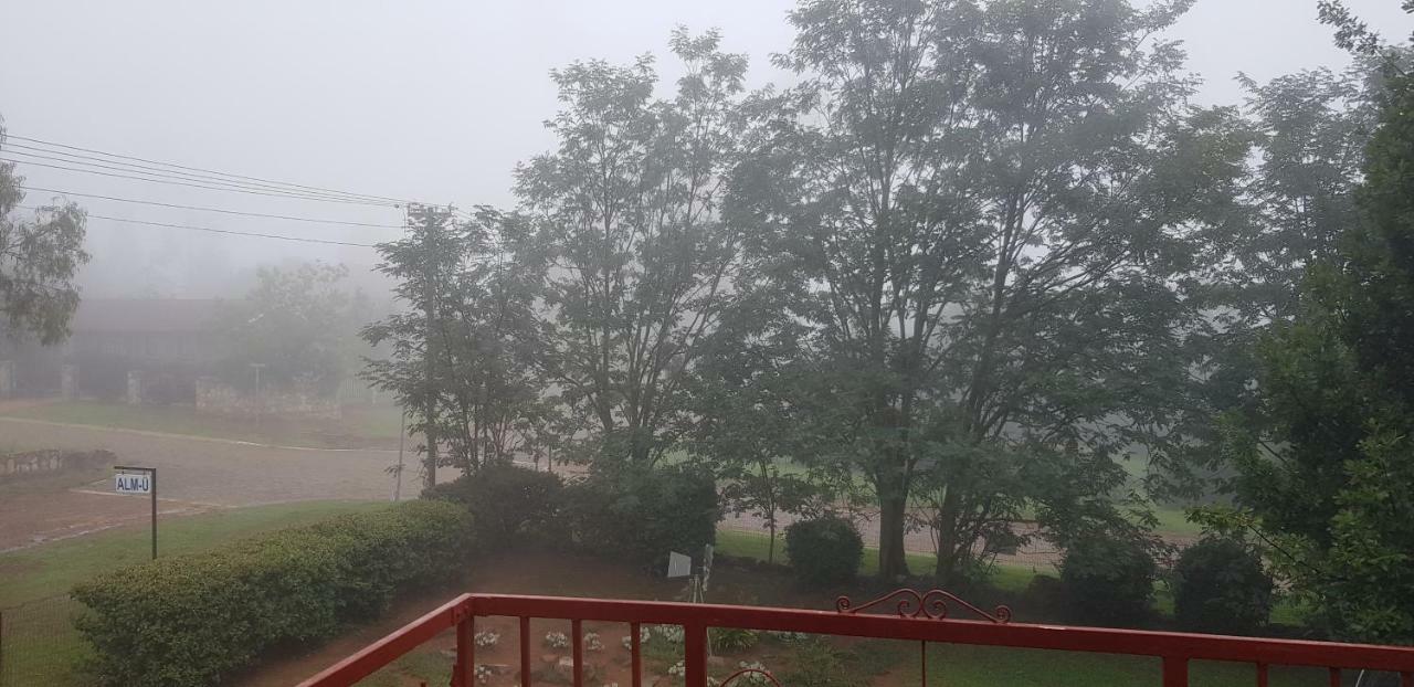 Alm-Ue Villa Dullstroom Buitenkant foto