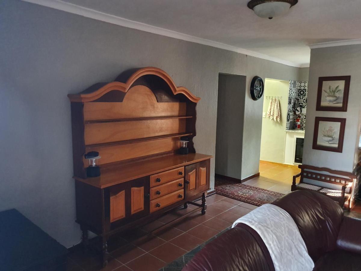 Alm-Ue Villa Dullstroom Buitenkant foto